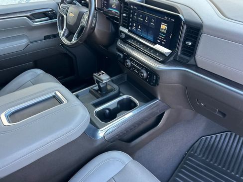 Used 2022 Chevrolet Silverado 1500 LTZ w/ LTZ Premium Package image 14