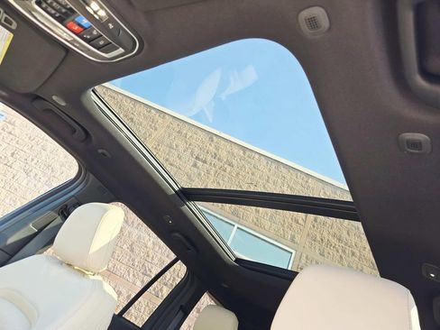 New 2025 Jeep Grand Cherokee Limited image 9