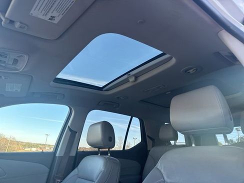 Used 2018 Chevrolet Traverse LT image 21