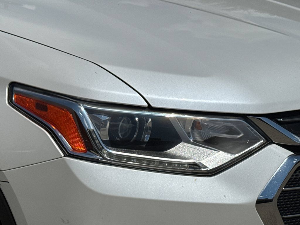 Used 2020 Chevrolet Traverse LT FWD image 4