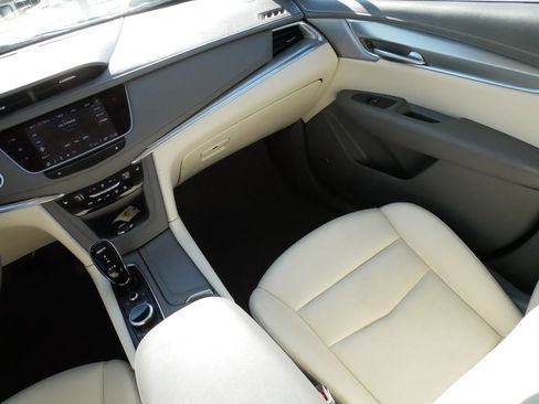 Used 2023 Cadillac XT5 Premium Luxury w/ Technology Package image 11