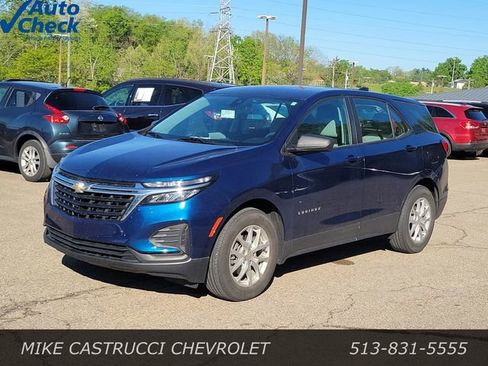 Used 2022 Chevrolet Equinox LS FWD image 1
