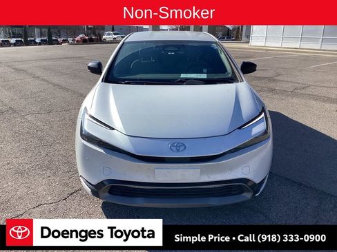 Used 2024 Toyota Prius XLE image 2