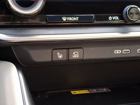 Used 2023 Lexus RZ 450e Premium image 23