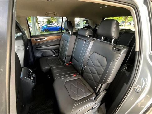 New 2026 Volkswagen Atlas SE FWD image 19