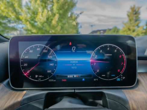 Used 2024 Mercedes-Benz C 300 4MATIC Sedan image 10