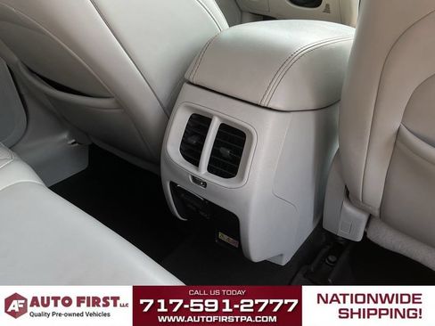 Used 2019 Jeep Cherokee Limited w/ Technology Group FWD image 17