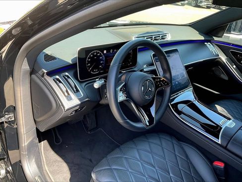 Used 2025 Mercedes-Benz S 580 4MATIC Sedan image 4