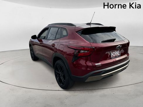 Used 2024 Chevrolet Trax ACTIV w/ Sunroof Package image 5