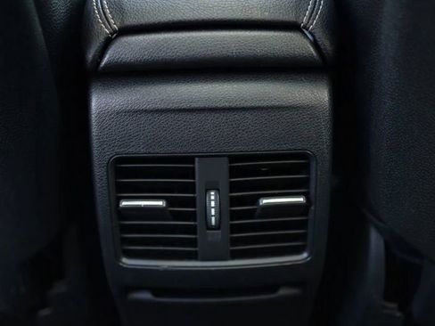 Used 2019 Mercedes-Benz GLA 250 image 36