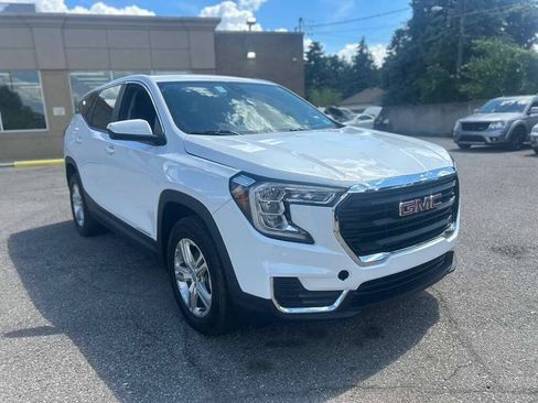 Used 2024 GMC Terrain SLE AWD/4WD image 3