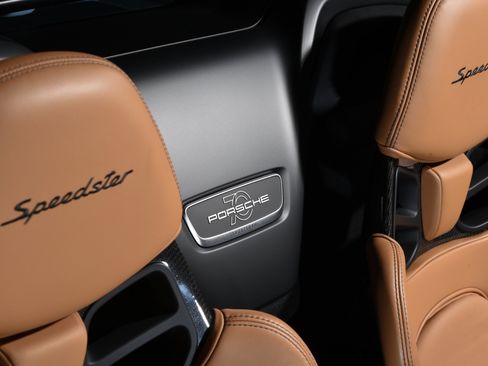 Used 2019 Porsche 911 Speedster RWD image 9