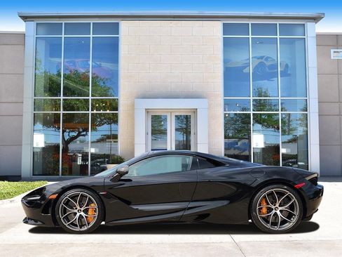 Used 2021 McLaren 720S Performance image 2