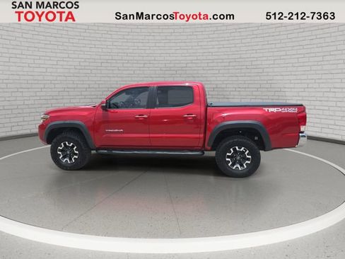 Used 2017 Toyota Tacoma TRD Off-Road AWD/4WD image 9