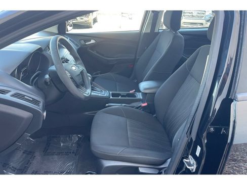 Used 2018 Ford Focus SE FWD image 11