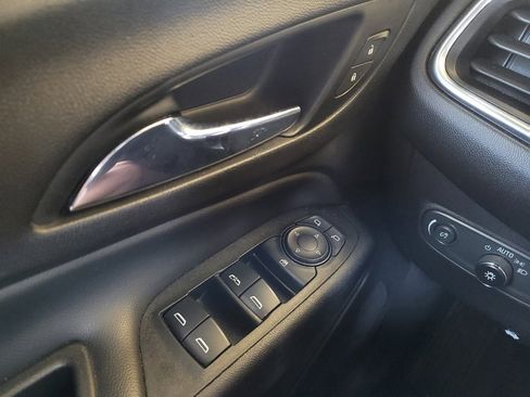 Used 2021 Chevrolet Equinox LT w/ LPO, Floor Liner Package FWD image 27