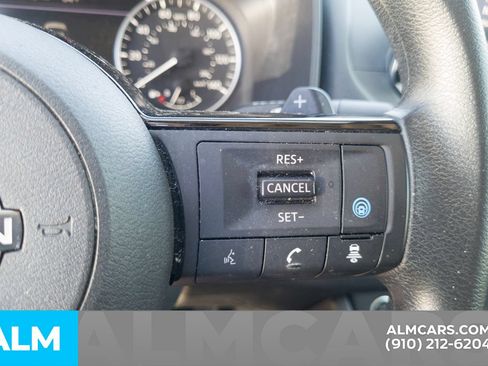 Used 2023 Nissan Rogue SV FWD image 9
