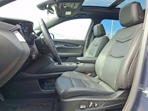 Certified 2025 Cadillac XT6 Premium Luxury w/ LPO, Floor Liner Package AWD/4WD image 13