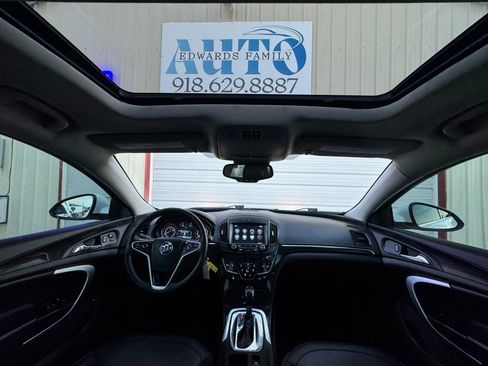 Used 2017 Buick Regal Sport Touring image 16