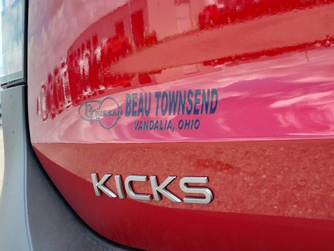 Used 2025 Nissan Kicks SV w/ Charging Package image 6