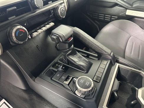 Used 2024 Toyota Tacoma TRD Sport image 27