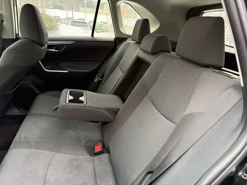 Used 2025 Toyota RAV4 XLE image 26