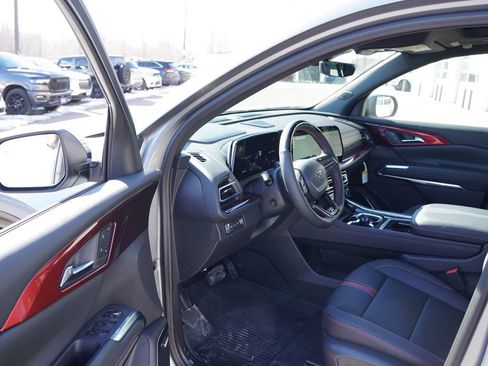 New 2026 Chevrolet Traverse RS w/ LPO, Floor Liner Package AWD/4WD image 10