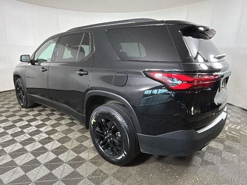 Used 2022 Chevrolet Traverse LT FWD image 7