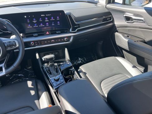 Certified 2025 Kia Sportage SX image 25