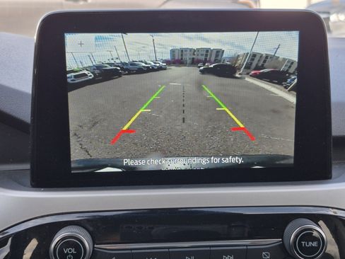 Used 2022 Ford Escape SE w/ SE Sport Appearance Package image 29