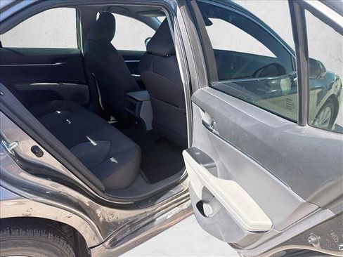 Used 2020 Toyota Camry LE FWD image 20