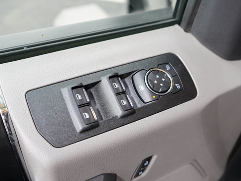 Used 2020 Ford F150 XLT AWD/4WD image 18