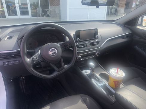 Used 2023 Nissan Altima 2.5 S image 6