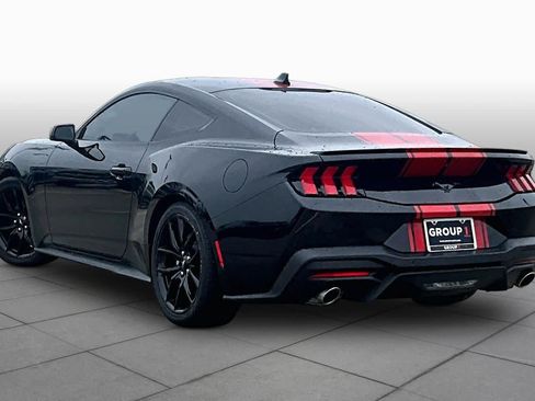 Used 2025 Ford Mustang Coupe RWD image 10