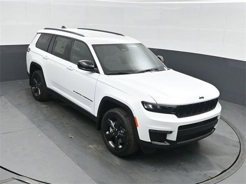 New 2025 Jeep Grand Cherokee L Limited w/ Black Appearance Package image 40