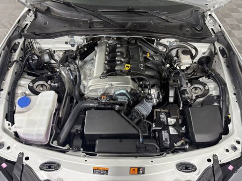 Used 2018 MAZDA MX-5 Miata Club image 9