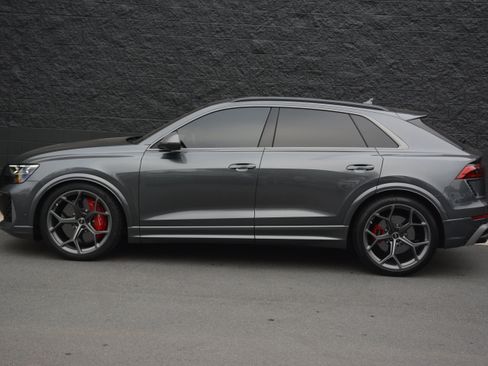 Used 2025 Audi RS Q8 performance AWD/4WD image 2