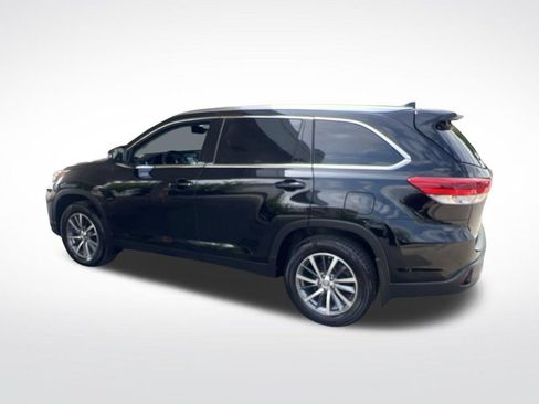 Used 2019 Toyota Highlander XLE AWD/4WD image 51