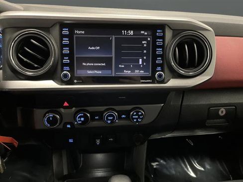 Used 2020 Toyota Tacoma SR5 image 7
