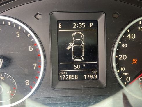 Used 2011 Volkswagen Tiguan 2WD image 12