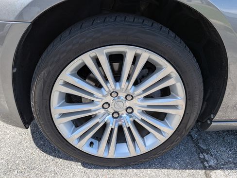 Used 2011 Chrysler 300 C w/ Sound Group RWD image 12