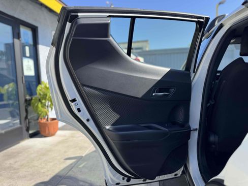 Used 2019 Toyota C-HR XLE image 16