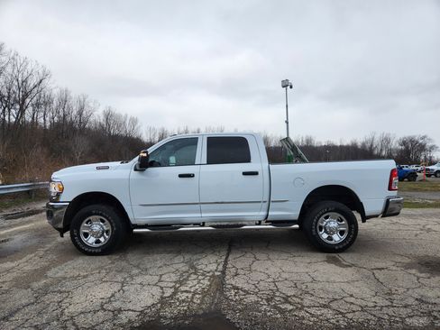 Used 2024 RAM 2500 Tradesman w/ Chrome Appearance Group image 17