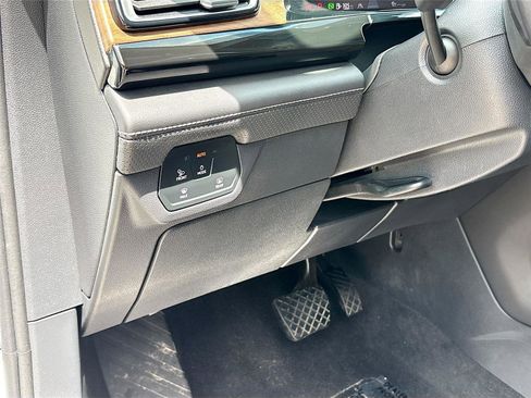 Used 2025 Volkswagen Atlas SE FWD image 10