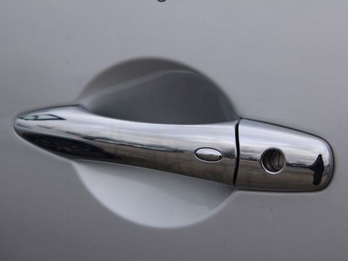 Used 2018 Nissan Armada SL w/ Moonroof Package image 17