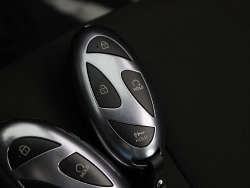 Certified 2025 Hyundai Elantra SEL image 30