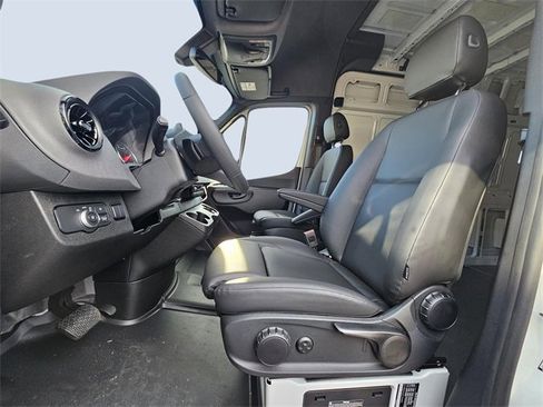 New 2025 Mercedes-Benz Sprinter 2500 image 10
