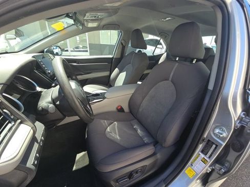 Used 2022 Toyota Camry LE FWD image 10