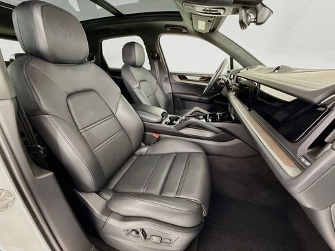 Certified 2025 Porsche Cayenne GTS w/ Premium Package Plus AWD/4WD image 30