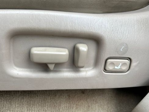 Used 2000 Toyota Land Cruiser Base image 18